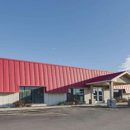 Americas Best Value Inn Salina Bagian luar foto