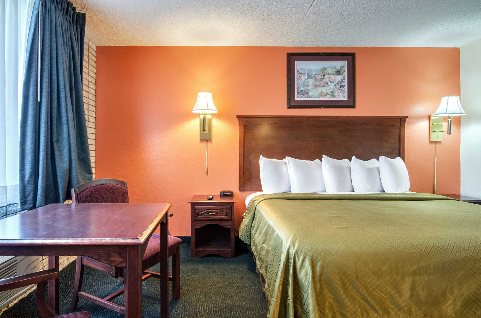 Americas Best Value Inn Salina Ruang foto
