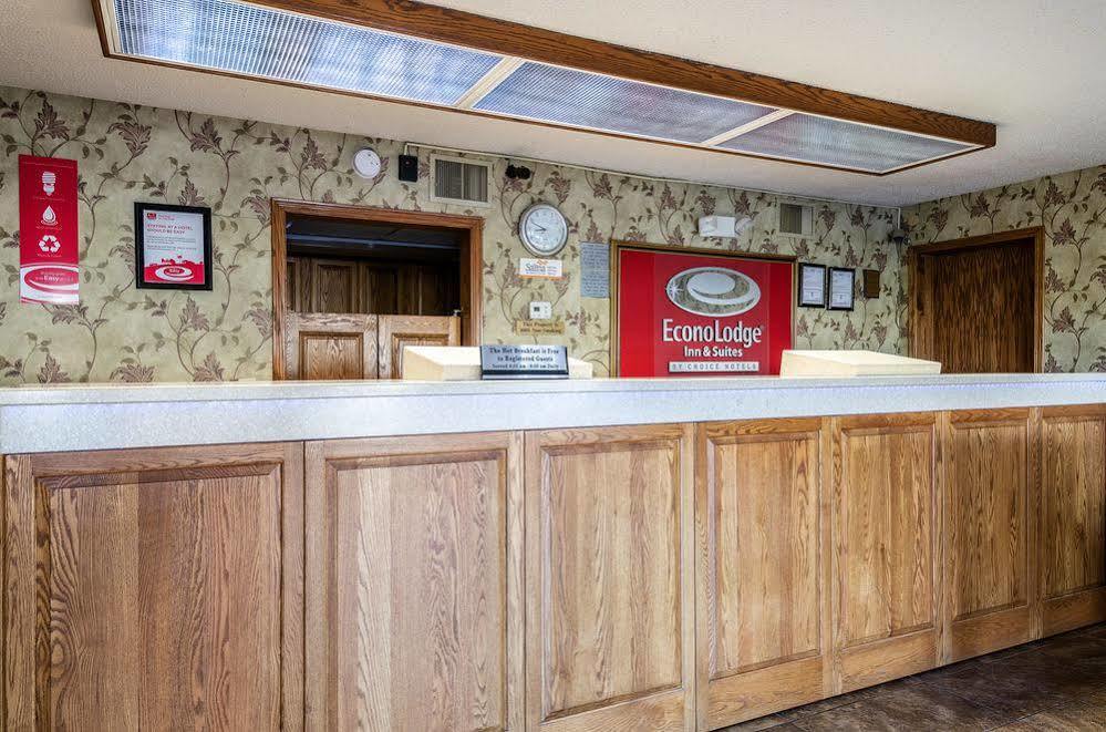Americas Best Value Inn Salina Bagian luar foto