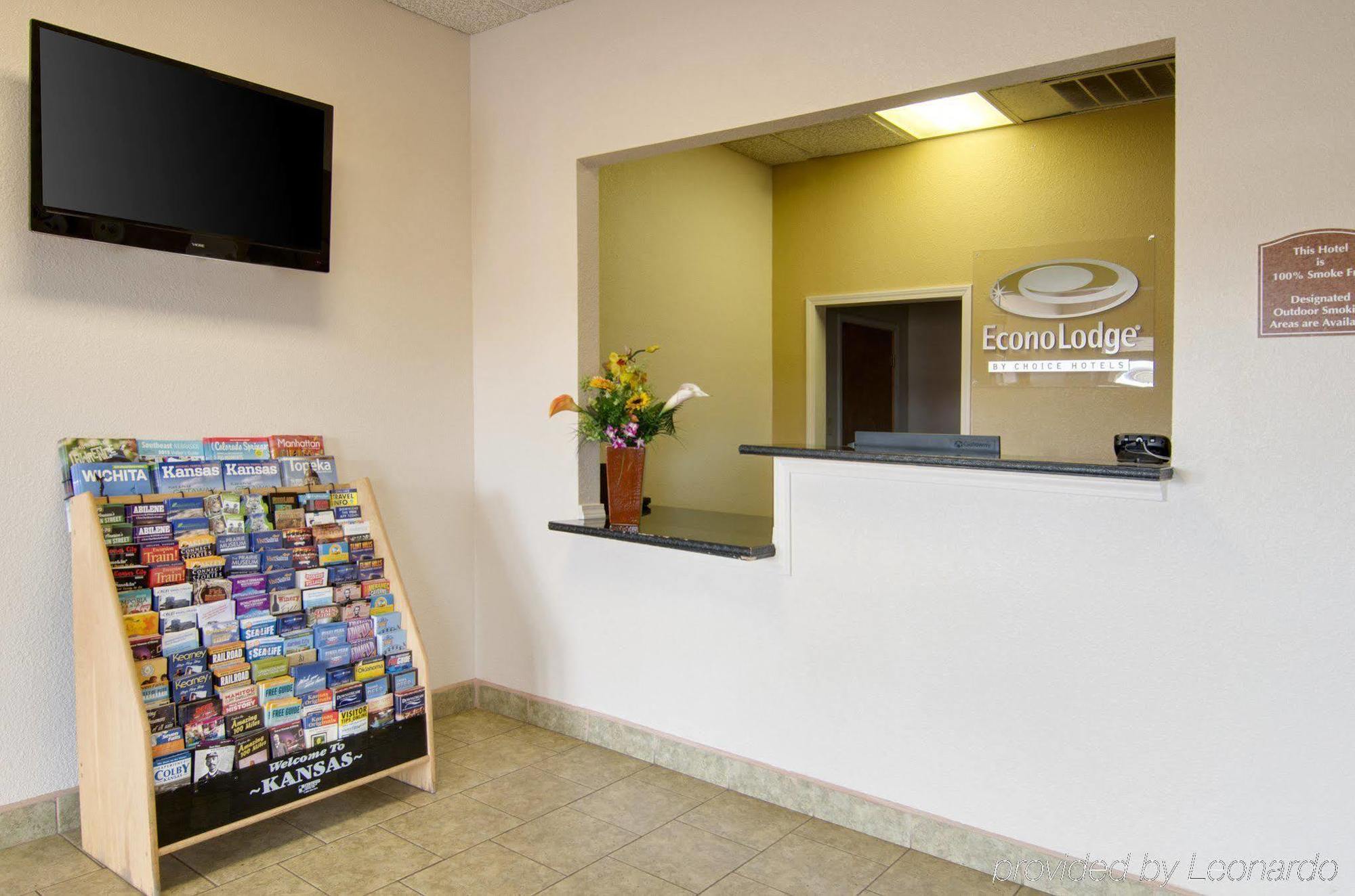 Americas Best Value Inn Salina Bagian luar foto