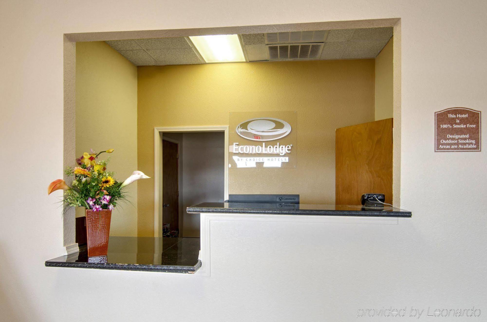 Americas Best Value Inn Salina Bagian luar foto