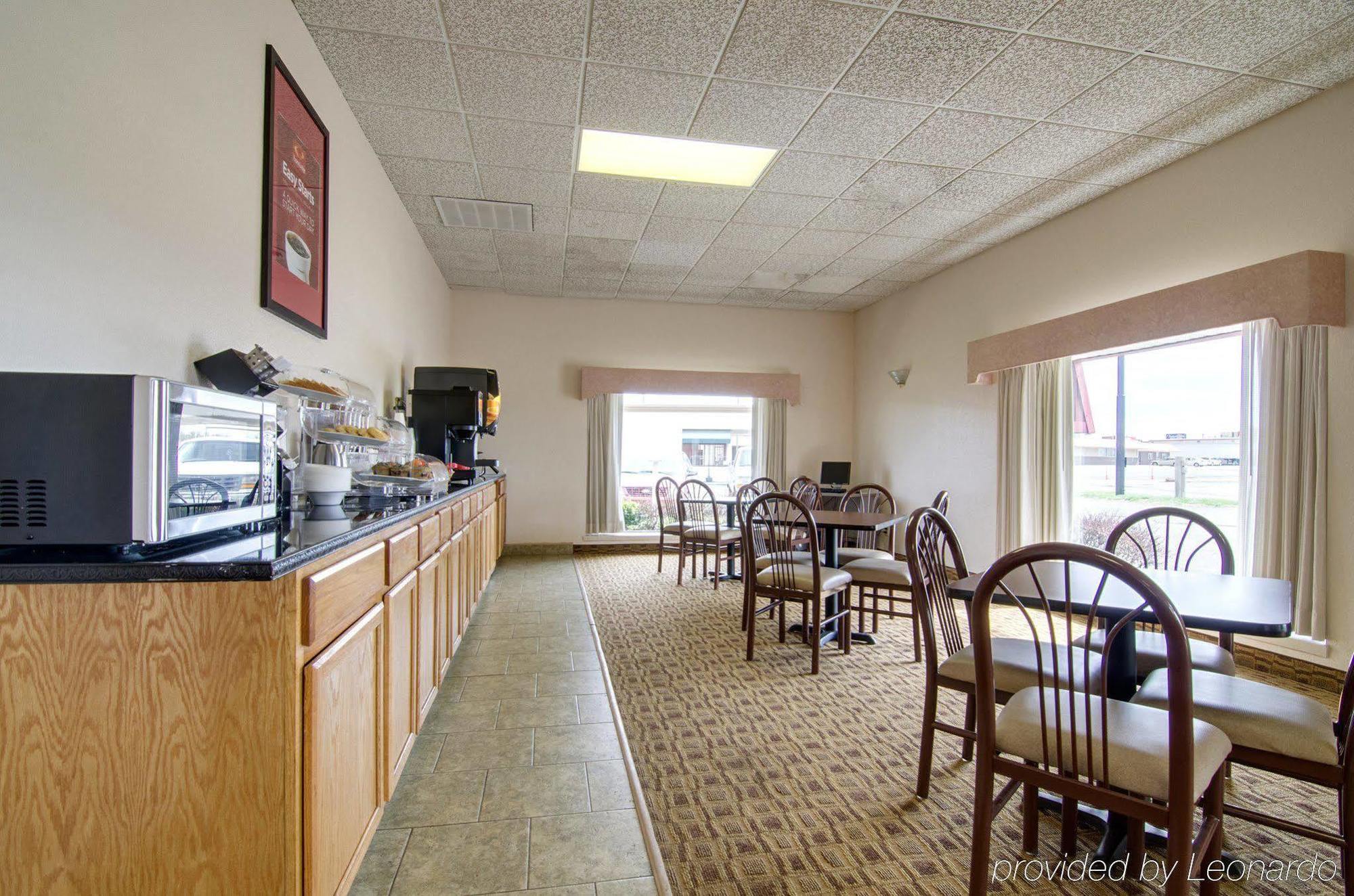 Americas Best Value Inn Salina Bagian luar foto