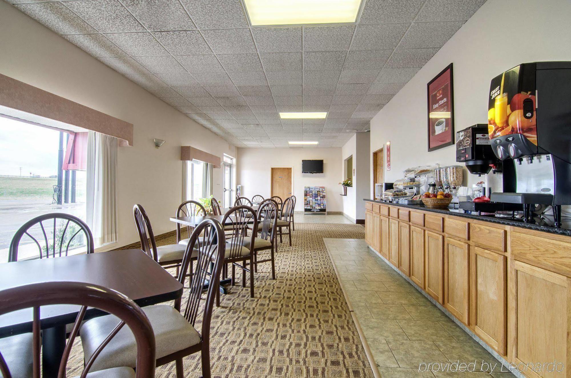 Americas Best Value Inn Salina Bagian luar foto