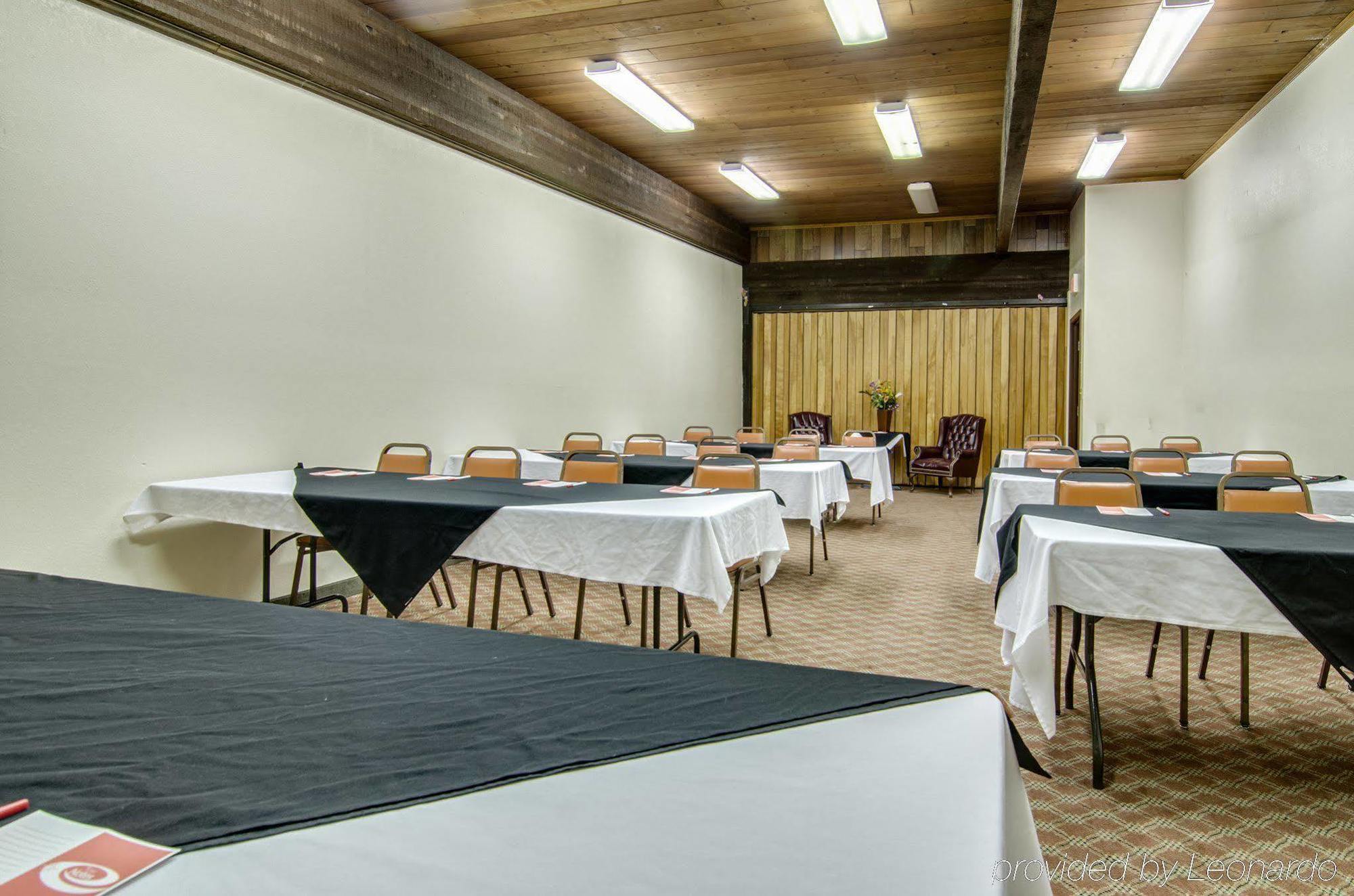 Americas Best Value Inn Salina Bagian luar foto
