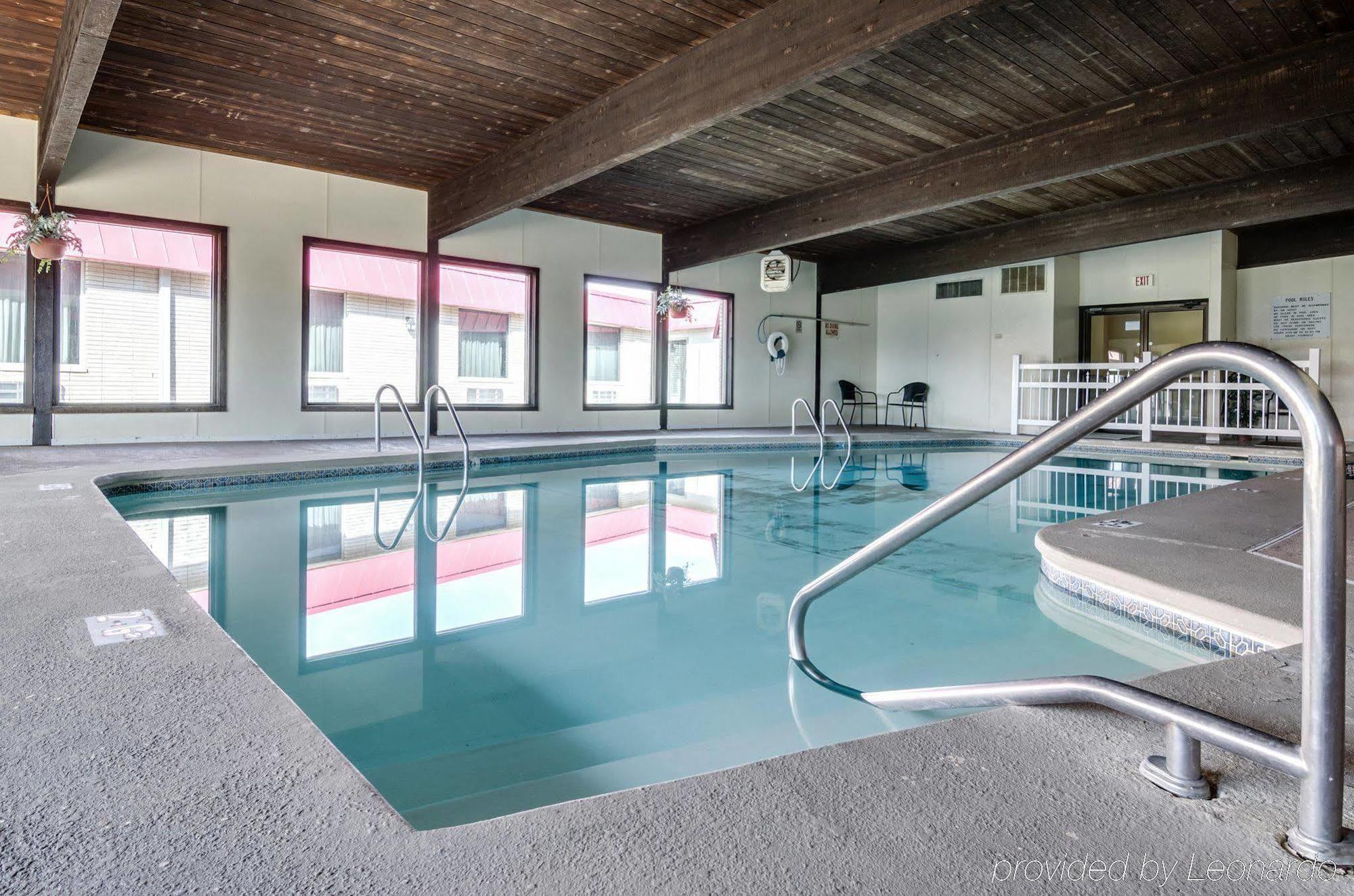 Americas Best Value Inn Salina Bagian luar foto